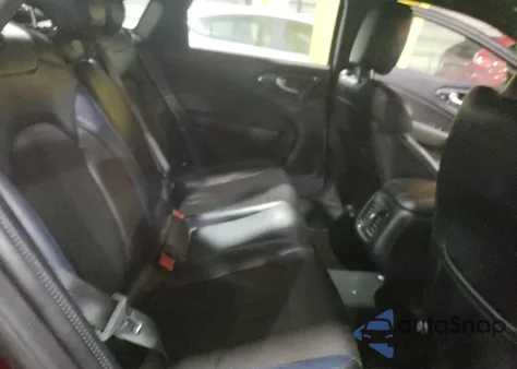 2015 Chrysler 200 S z USA, uszkodzony, nr VIN 1C3CCCDG1FN584244